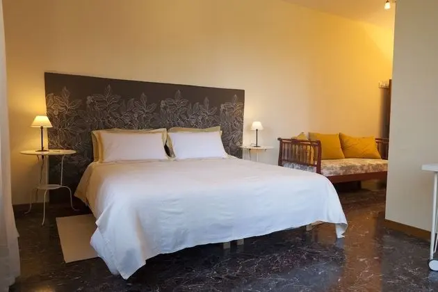 Üç Kişilik Oda, Bahçe Manzaralı