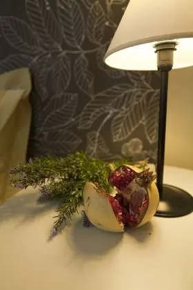 Üç Kişilik Oda, Bahçe Manzaralı