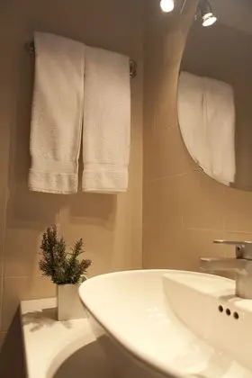 Üç Kişilik Oda, Bahçe Manzaralı