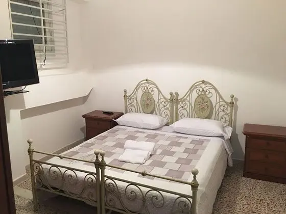 Tek Büyük Yataklı Oda, Ortak Banyo