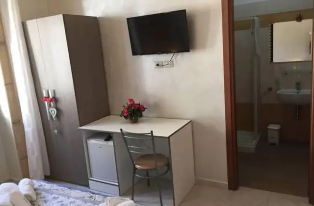 Basic Tek Büyük Yataklı Oda