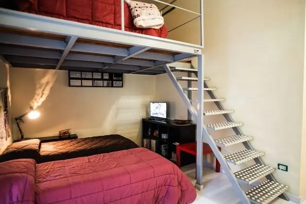 Dört Kişilik Oda, Balkon, Avlu Manzaralı