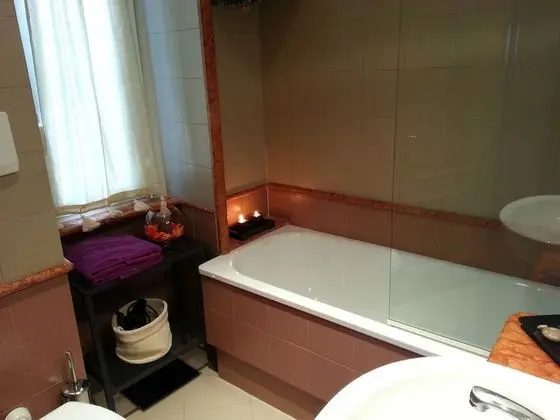Basic Tek Büyük Yataklı Oda, Ortak Banyo