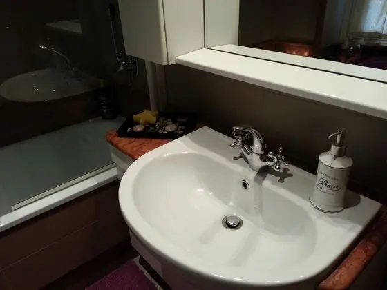 Basic Tek Büyük Yataklı Oda, Ortak Banyo