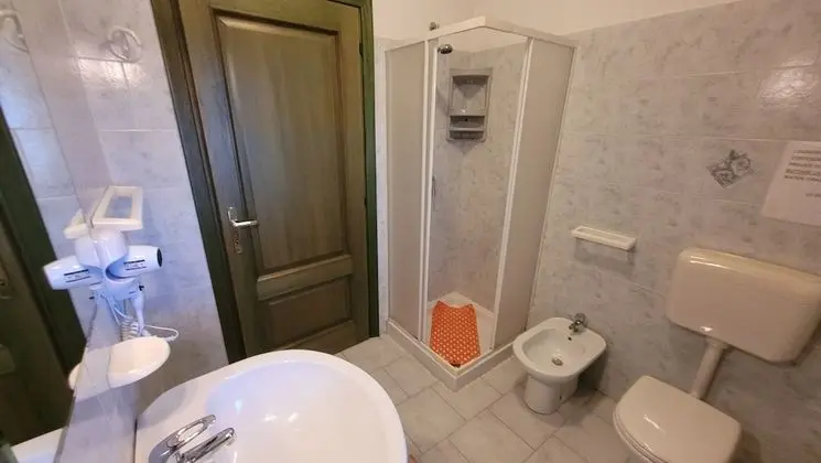 Üç Kişilik Oda, Teras