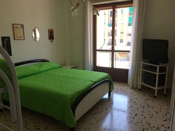 Standard Dört Kişilik Oda, Ortak Banyo, Şehir Manzaralı