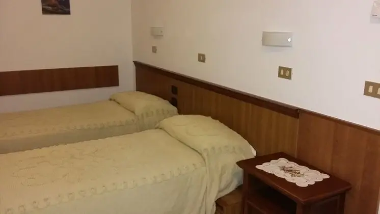 Tek Büyük veya İki Ayrı Yataklı Oda