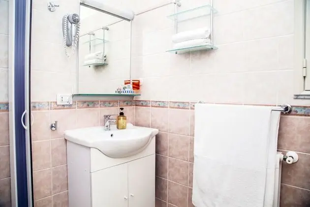 Basic Tek Büyük Yataklı Oda, Özel Banyo