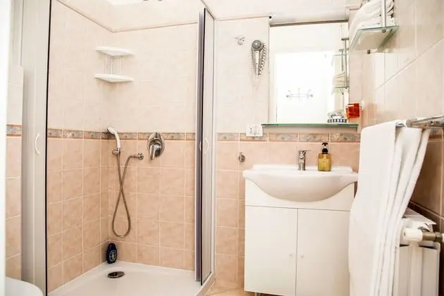 Basic Tek Büyük Yataklı Oda, Özel Banyo