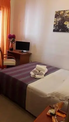 Basic Tek Büyük Yataklı Oda