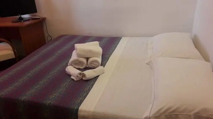 Basic Tek Büyük Yataklı Oda