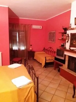 Comfort Tek Büyük veya İki Ayrı Yataklı Oda