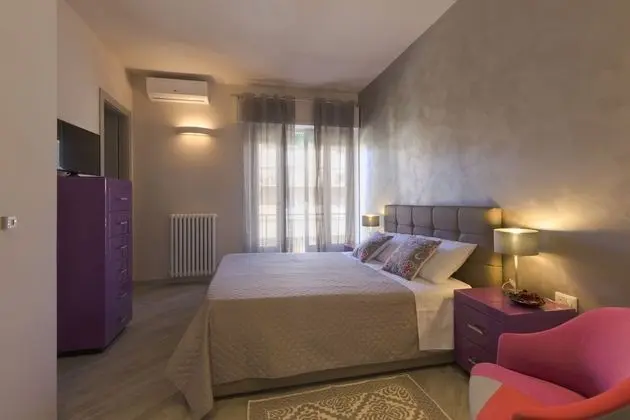 Tek Büyük Yataklı Oda (Corallo)