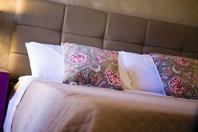 Tek Büyük Yataklı Oda (Corallo)