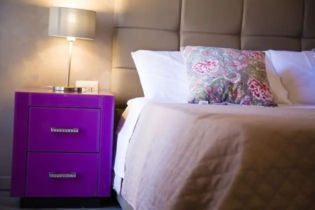 Tek Büyük Yataklı Oda (Corallo)