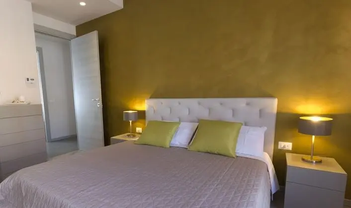 Üç Kişilik Oda (Sole)