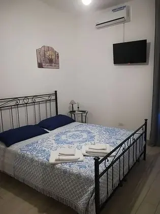 Tek Büyük Yataklı Oda, Ortak Banyo