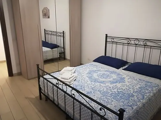 Tek Büyük Yataklı Oda, Ortak Banyo