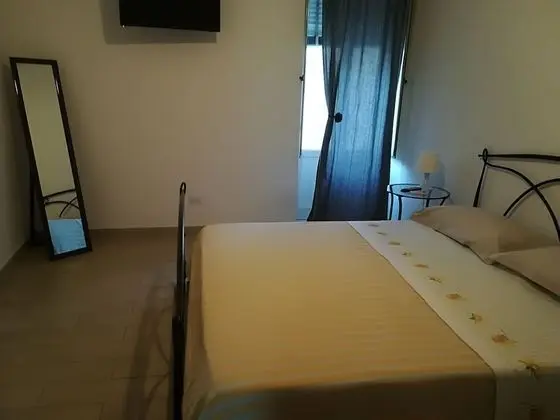 Tek Büyük Yataklı Oda, Ortak Banyo