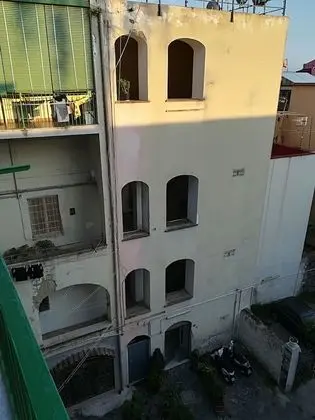 Tek Büyük Yataklı Oda, Ortak Banyo