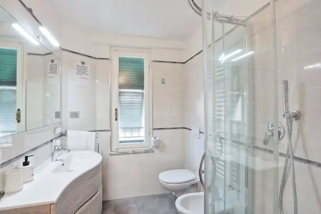 Tek Büyük Yataklı Oda, Banyolu/Duşlu