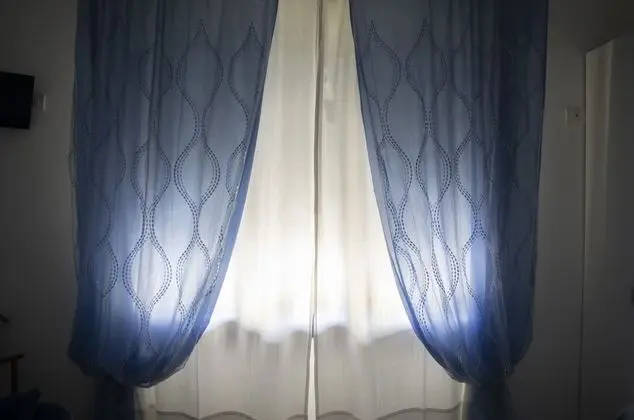 Tek Büyük veya İki Ayrı Yataklı Oda, Avlu Manzaralı