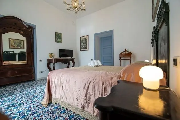 Traditional Tek Büyük veya İki Ayrı Yataklı Oda