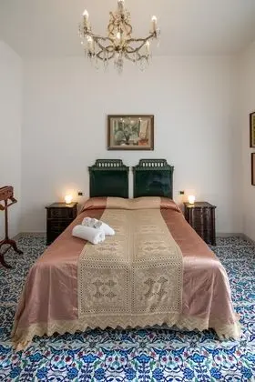 Traditional Tek Büyük veya İki Ayrı Yataklı Oda