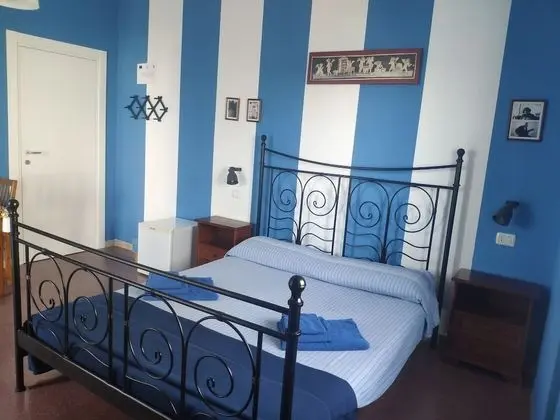 Standard Tek Büyük Yataklı Oda (blu)