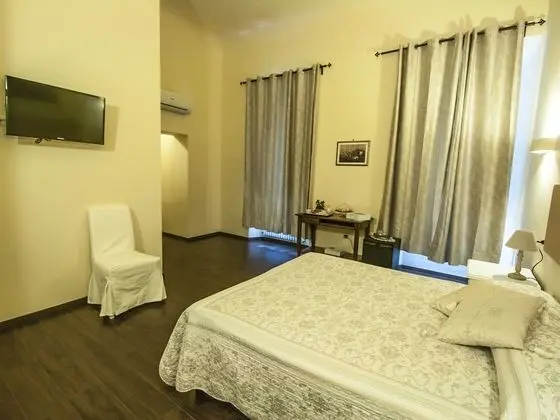 Superior Tek Büyük veya İki Ayrı Yataklı Oda