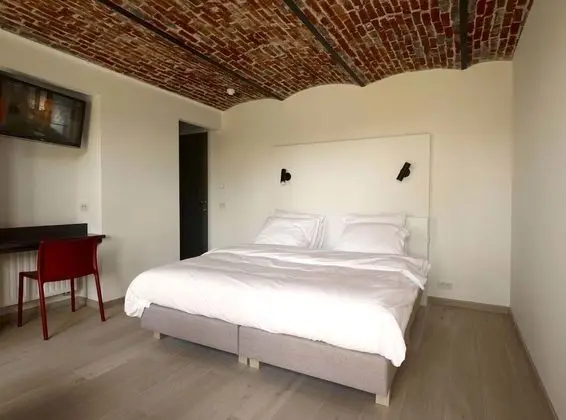 Basic Tek Büyük Yataklı Oda