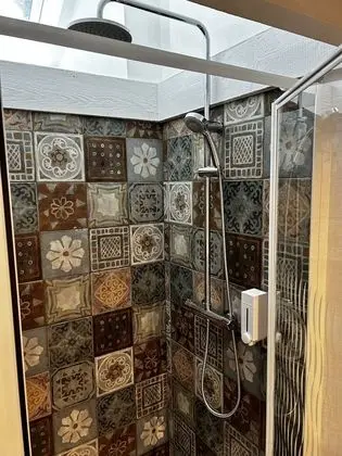 Üç Kişilik Oda