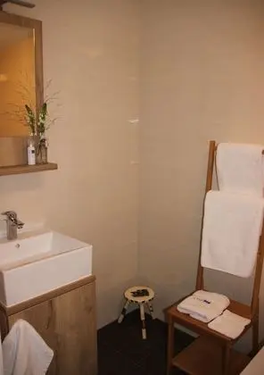 Deluxe Tek Büyük Yataklı Oda, Küvet (Loeigoeikamer)