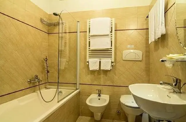 Tek Büyük veya İki Ayrı Yataklı Oda