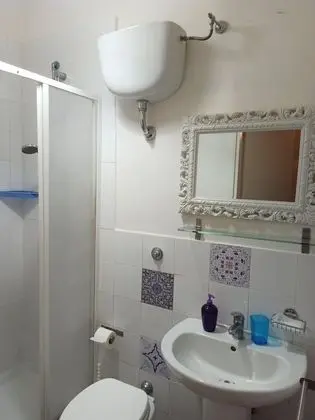 Standard Tek Büyük veya İki Ayrı Yataklı Oda, 1 Çift Kişilik veya 2 Tek Kişilik Yatak, Banyolu/Duşlu