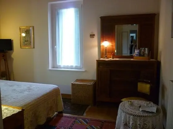 Tek Büyük veya İki Ayrı Yataklı Oda, Banyolu/Duşlu