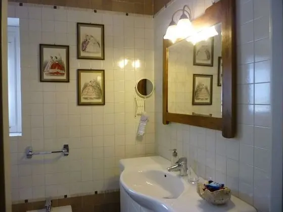 Tek Büyük veya İki Ayrı Yataklı Oda, Banyolu/Duşlu