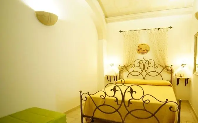 Classic Tek Büyük Yataklı Oda