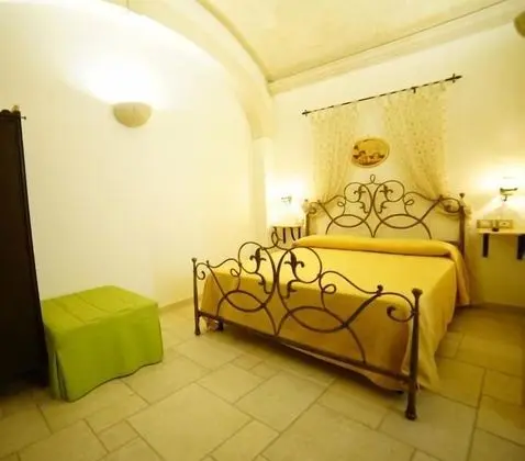 Classic Tek Büyük Yataklı Oda