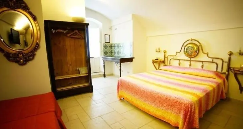 Comfort Tek Büyük Yataklı Oda