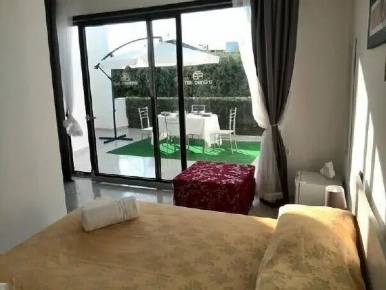 Tek Büyük Yataklı Oda (with Patio)