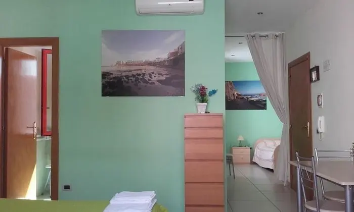 Dört Kişilik Oda, Deniz Manzaralı