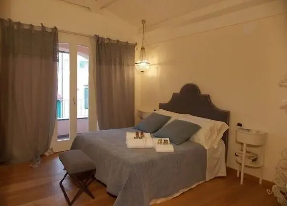 Basic Tek Büyük Yataklı Oda