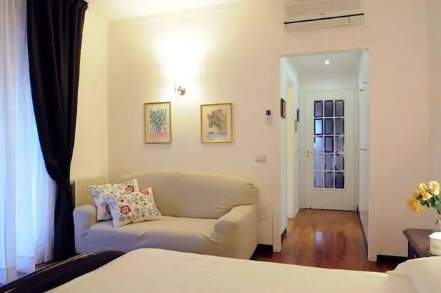 Tek Büyük Yataklı Oda, Balkon, Dağ Manzaralı (Salina)