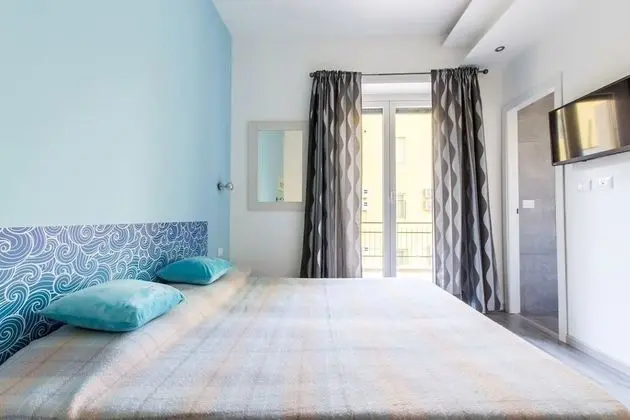 Deluxe Tek Büyük Yataklı Oda (Light Blue)