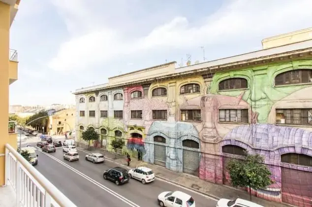 Deluxe Tek Büyük Yataklı Oda (Red)