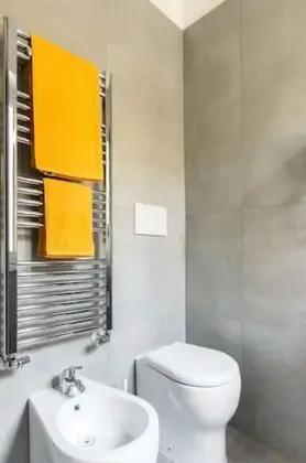 Deluxe Tek Büyük Yataklı Oda (Yellow)