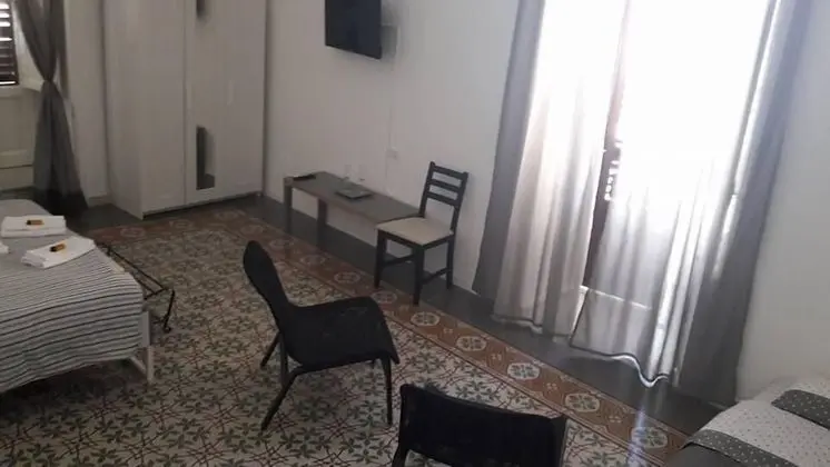 Deluxe Tek Büyük Yataklı Oda (Bathroom not in Room)