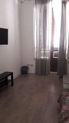 Tek Büyük Yataklı Oda, Ortak Banyo