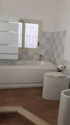 Tek Büyük Yataklı Oda, Ortak Banyo